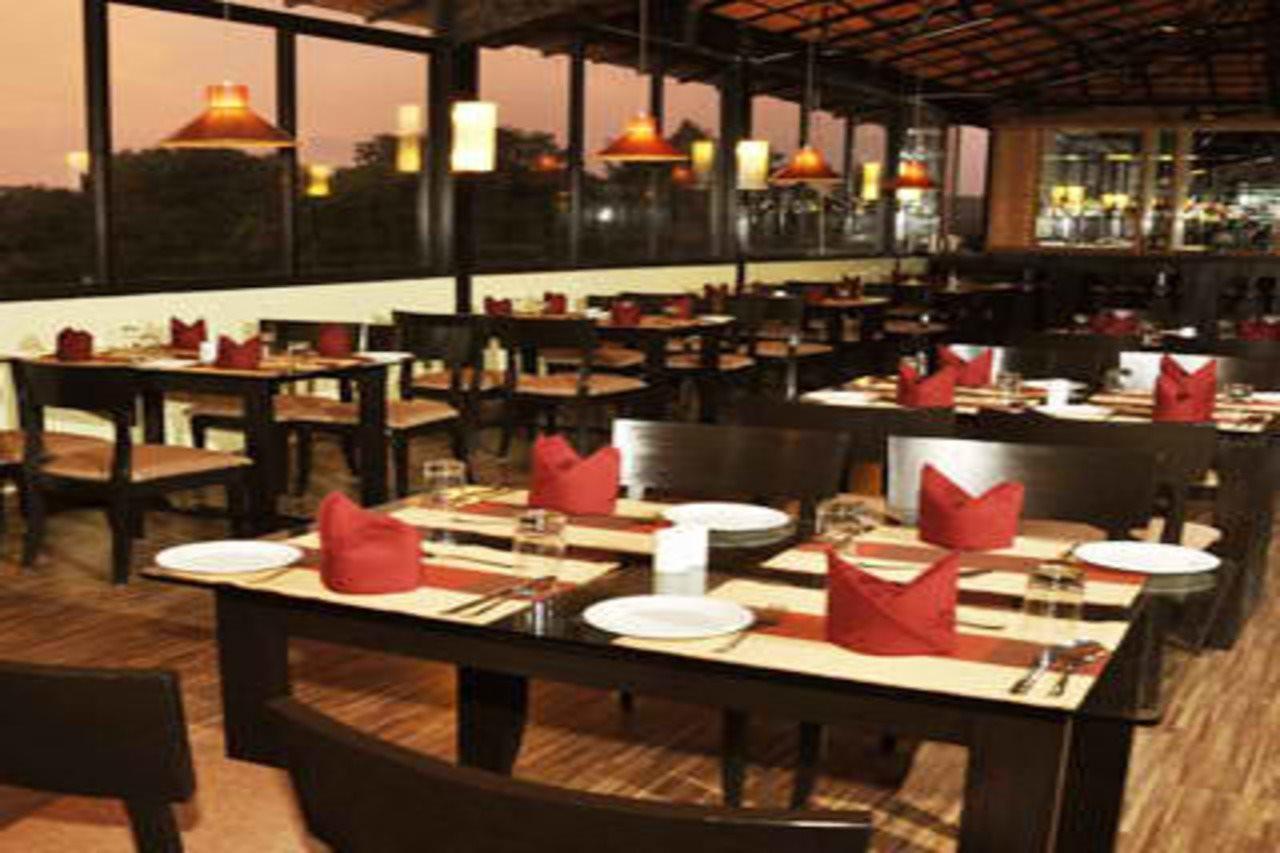 Sukhmantra Resort & Spa Candolim Ngoại thất bức ảnh