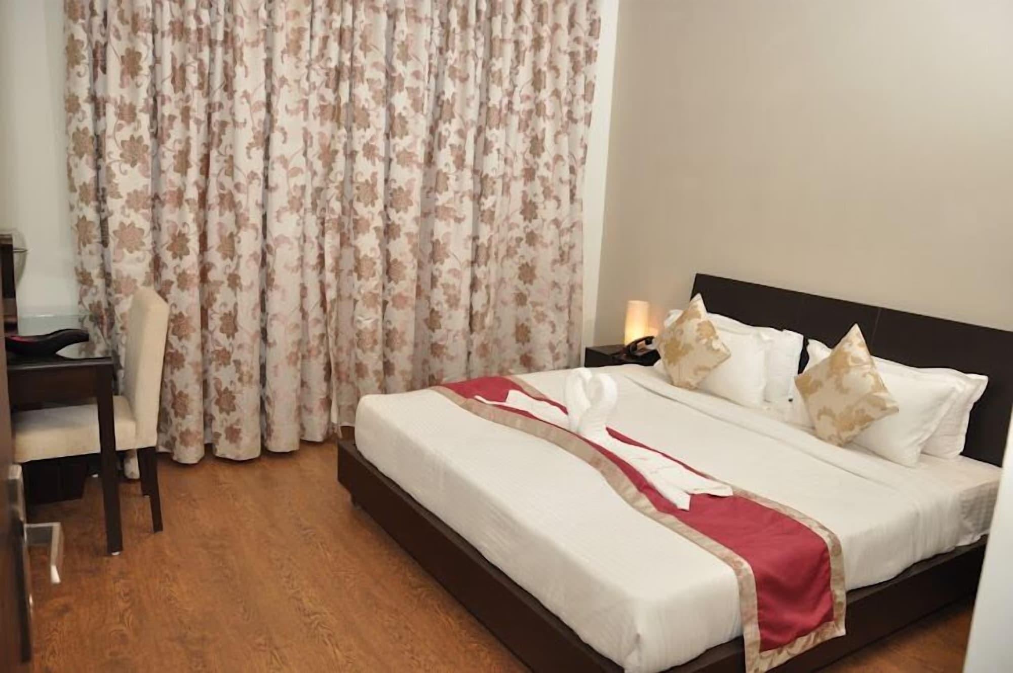 Sukhmantra Resort & Spa Candolim Ngoại thất bức ảnh