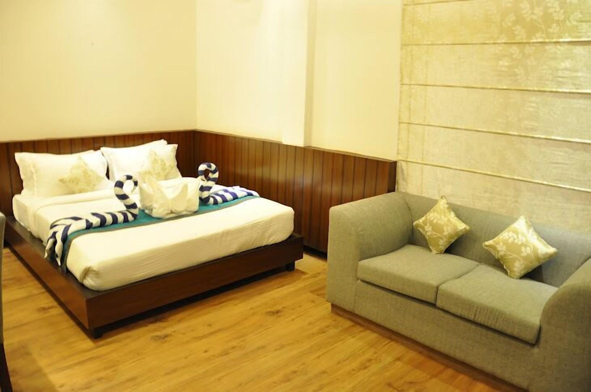 Sukhmantra Resort & Spa Candolim Ngoại thất bức ảnh