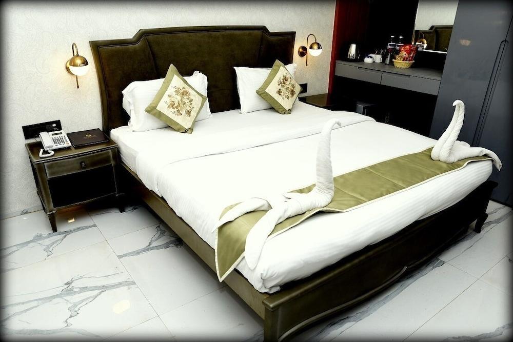 Sukhmantra Resort & Spa Candolim Ngoại thất bức ảnh