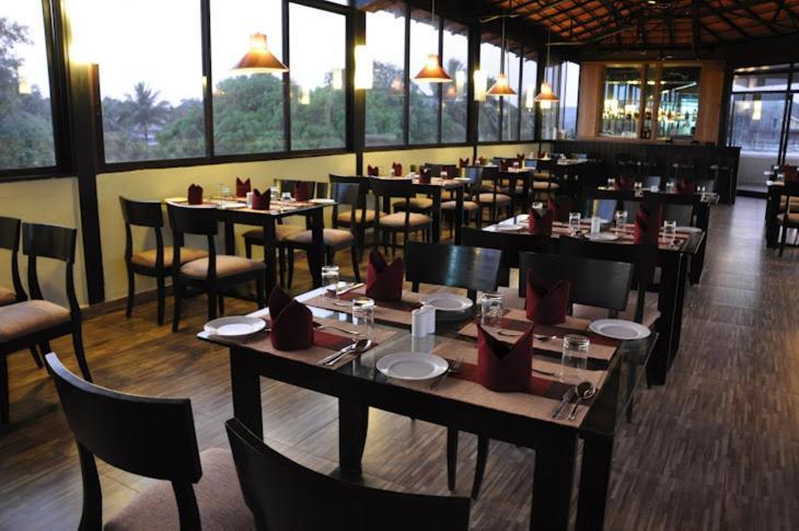 Sukhmantra Resort & Spa Candolim Ngoại thất bức ảnh